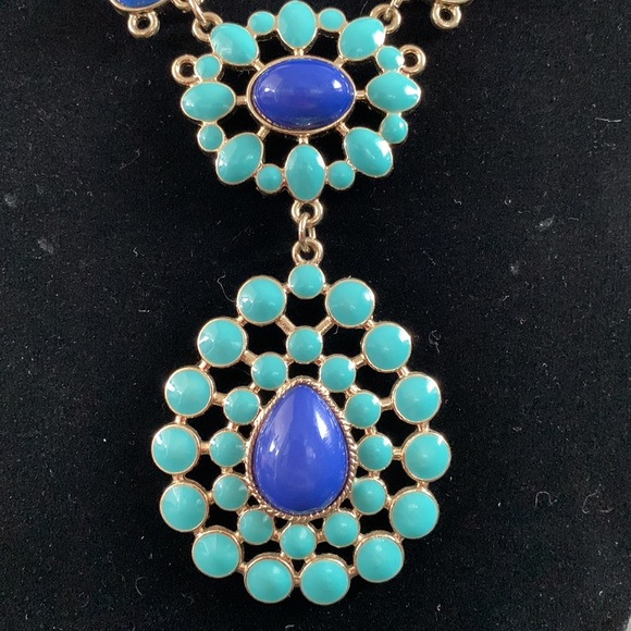 CHARMING CHARLIE teal and blue statement necklace - Picture 4 of 6